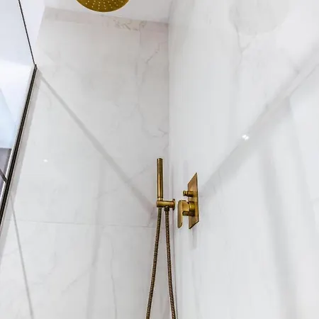 Marmur Luxury Bed and Breakfast Λέτσε