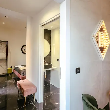 Bed and Breakfast Marmur Luxury Λέτσε