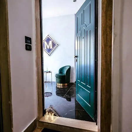Bed and Breakfast Marmur Luxury Λέτσε