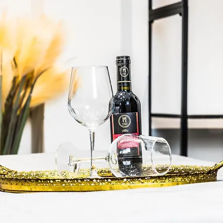Bed and Breakfast Marmur Luxury Λέτσε